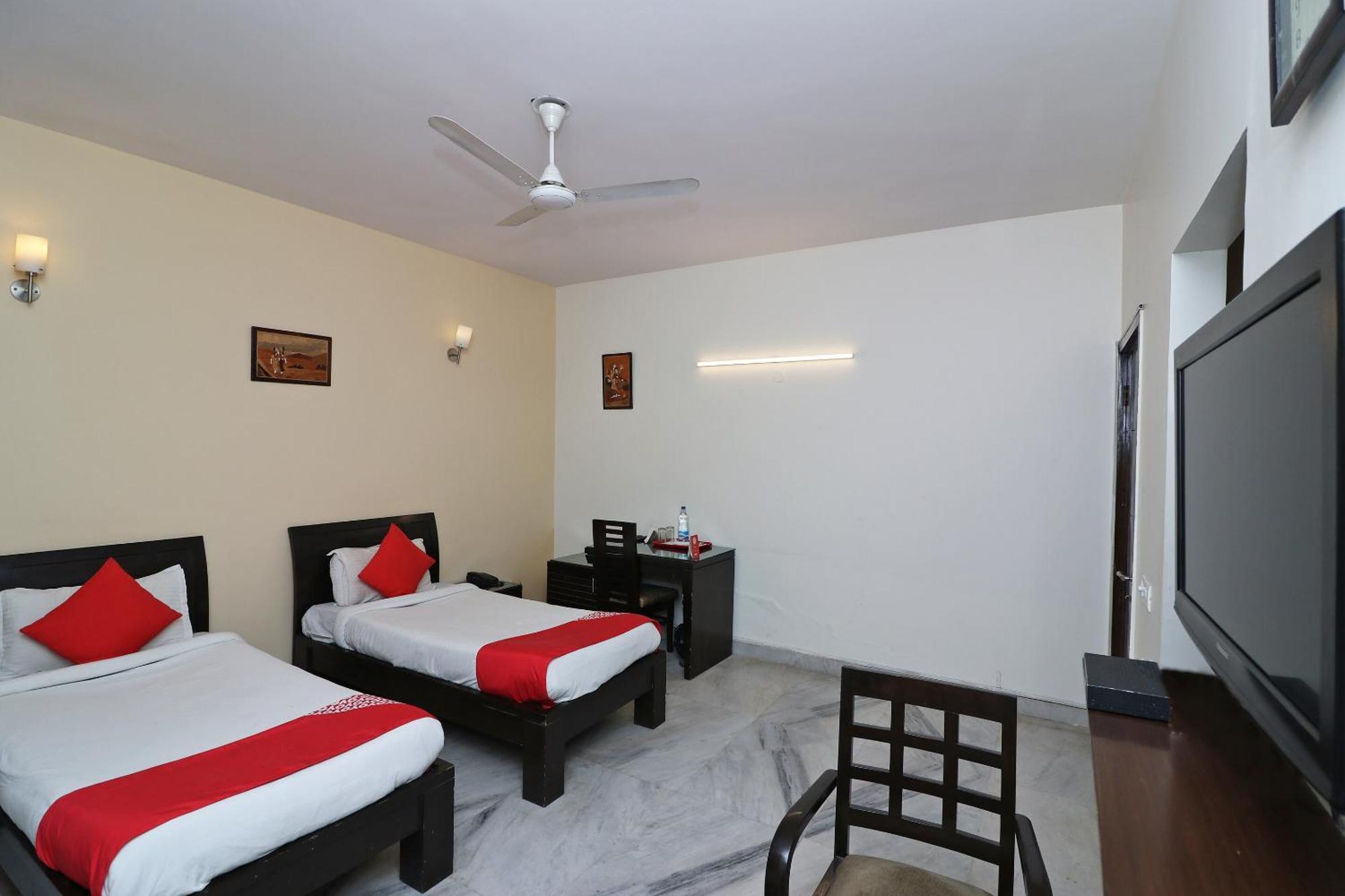 Hotel O Aravali Residency Гургаон Экстерьер фото
